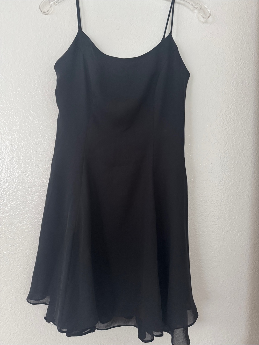 Classic Black Spaghetti-Strap Mini chiffon Dress